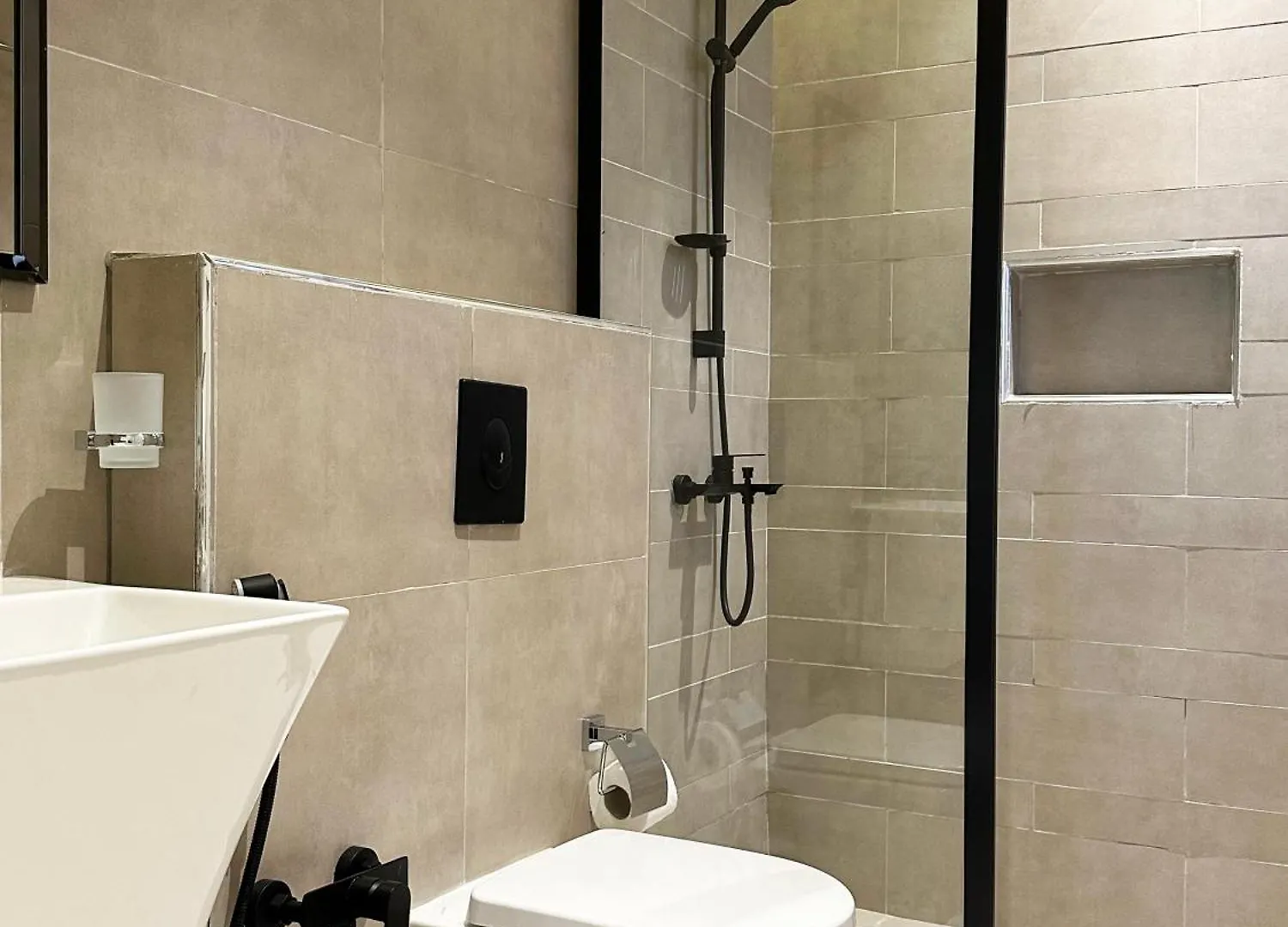 Kease Malqa B-1 Royal Blackness Az18 Riyadh Apartment